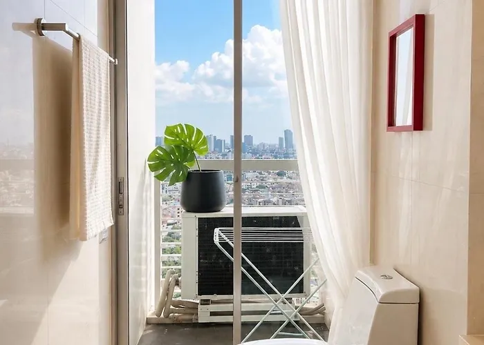 Apartment Sukhumvit 3 Minute Walk To Bts Pool & Gym *