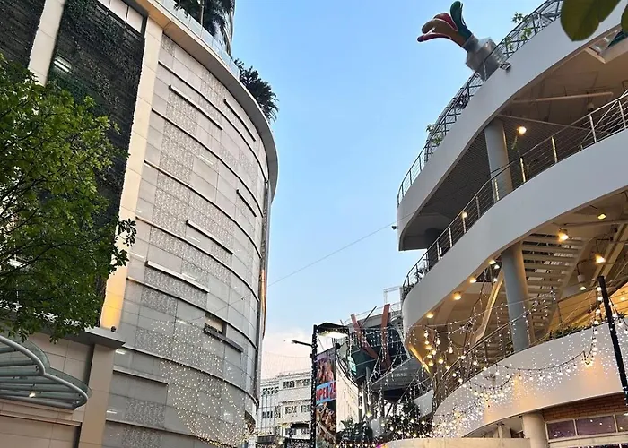Sukhumvit 3 Minute Walk To Bts Pool & Gym