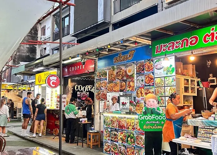 Sukhumvit 3 Minute Walk To Bts Pool & Gym *